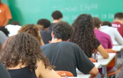 Fuvest 2027 lança Guia de Carreiras para orientar escolha de futuros universitários