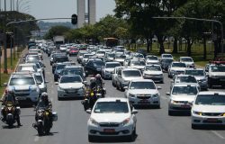 Governo amplia teto de financiamento para motoristas de aplicativo para R$ 200 mil