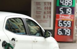 Governo anuncia pacote de R$ 7 bilhões mensais para conter preços de combustíveis