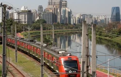 Greve na CPTM trava São Paulo e gera congestionamento recorde de 2 mil quilômetros