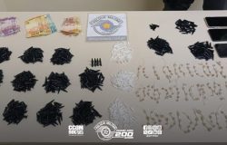 ções de drogas durante uma ação de combate ao tráfico de entorpecentes no municí