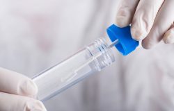ser um exame simples, não invasivo e de fácil realização, o gastroenterologista
