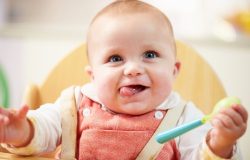 tante consultar o pediatra ou gastroenterologista pediátrico para confirmar o di