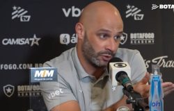 SAF do Botafogo comunica Franclim Carvalho com saída de atacante e mais 2 craques