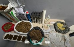 envolvimento com o tráfico de drogas durante patrulhamento pela Rua Kotinda, na