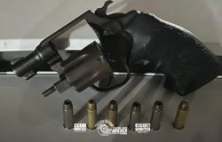 porte ilegal de arma de fogo no bairro Martim de Sá, em Caraguatatuba, no Litora
