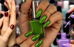 Francesinha que nada: As 3 cores diferentonas que não saem mais das unhas das patroas
