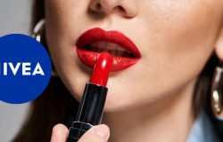 Batom da Nivea reduz olheiras e ajuda a preparar a pele e evitar que o corretivo craquele