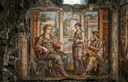 As escavações em uma escola italiana revelaram afrescos e estuques bem preservados do período médio-imperial romano. – Imagem gerada por IA