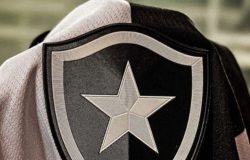 YouTube-2.jpg" alt="Franclim no Botafogo - Foto: YouTube" class="wp-image-2638069" srcset="https://s