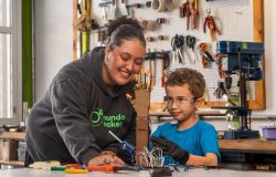 Programação Infantil: Oficina de férias em SP convida crianças a criar, construir e se divertir longe das telas