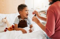 via oral, sendo que a suspensão oral do Cimegripe bebê deve ser utilizada medind