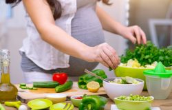 tante priorizar alimentos como cereais integrais, vegetais e frutas. Esses alime