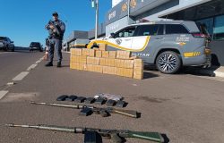 tráfico de drogas foi presa. As equipes do Tático Ostensivo Rodoviário (TOR) rea