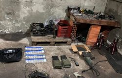 Desmanche clandestino é desarticulado pela PM após rastreamento de veículo na zona leste