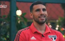 São Paulo busca novo atacante para jogar com Calleri após exigência de Dorival Jr