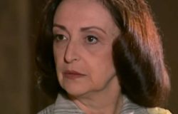 Por onde anda a vilã Débora de Alma Gêmea? Atriz está assim aos 81 anos