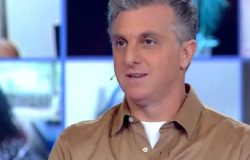 Luciano Huck sofre perrengue ao vivo no Domingão após clima de 'enterro': "É assim"