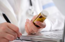 tante consultar o médico que indicou este remédio. Já em casos de sintomas grave