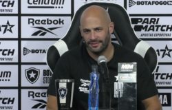 Botafogo negocia com goleiro para reforçar time de Franclim Carvalho