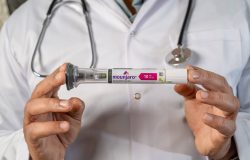 exemplo. Esse remédio contém tirzepatida na sua composição, que atua regulando o
