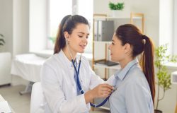 Pneumonia aspirativa: entenda os riscos, causas e a importância do diagnóstico precoce