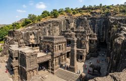 Kailasa: a obra monumental esculpida em uma única rocha na Índia