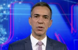 César Tralli finaliza Jornal Nacional em silêncio em homenagem a Renato Machado aos 83 anos