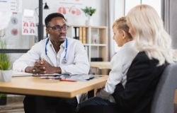 Intoxicação alimentar: saiba identificar os sintomas e quando buscar ajuda médica