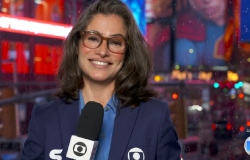 Renata Vasconcellos se emociona ao se despedir da cobertura da Copa em Nova York no Jornal Nacional