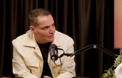 Leo Dias abre o coração e revela impacto da morte da mãe em participação em podcast