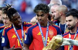Espanha conquista bicampeonato mundial com talentos filhos de imigrantes