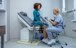 Gonorreia em mulheres: entenda os riscos, sintomas e a importância do diagnóstico precoce