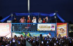 Lula classifica ida de Flávio Bolsonaro aos Estados Unidos como vergonha nacional