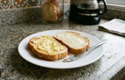 Manteiga ou margarina: entenda as diferenças e como escolher a melhor opção