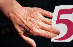 Mãos enrugadas: 5 estratégias essenciais para rejuvenescer e proteger a pele