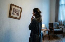 Mistério doméstico: por que um quadro amanhecia torto todos os dias?
