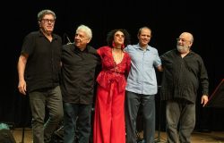 Obra de Caetano Veloso é celebrada em show inédito na TV Brasil