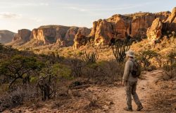 Parque Nacional do Catimbau revela riquezas geológicas e rupestres em Pernambuco