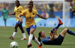 Plataforma digital da USP mapeia experiências para debater o futuro do futebol feminino