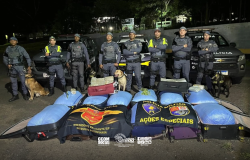 Polícia militar intercepta toneladas de drogas e folhas de coca em ônibus no interior