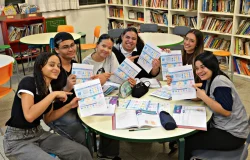Professora de Campinas é premiada após aprovar 22 alunos no Provão Paulista