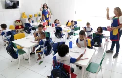 Recife abre dezenas de creches para auxiliar pais no dia de votação