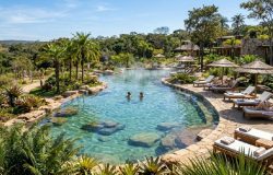 Rio Quente: a pequena cidade goiana que atrai multidões com suas águas termais naturais