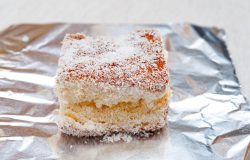 Sabor tropical em casa: 13 receitas com coco para encantar o paladar