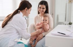 Sarampo em bebês: entenda os riscos, sintomas e a importância da vacinação