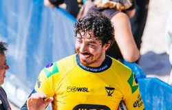 Surfe brasileiro garante vagas nas quartas de final na etapa de Peniche