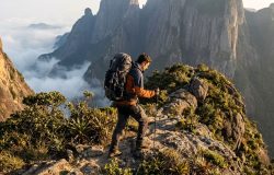 Trilhas e montanhas da Mata Atlântica revelam travessia clássica entre Petrópolis e Teresópolis