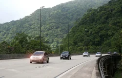 Uso de farol em rodovias: entenda as regras para evitar multas e garantir segurança