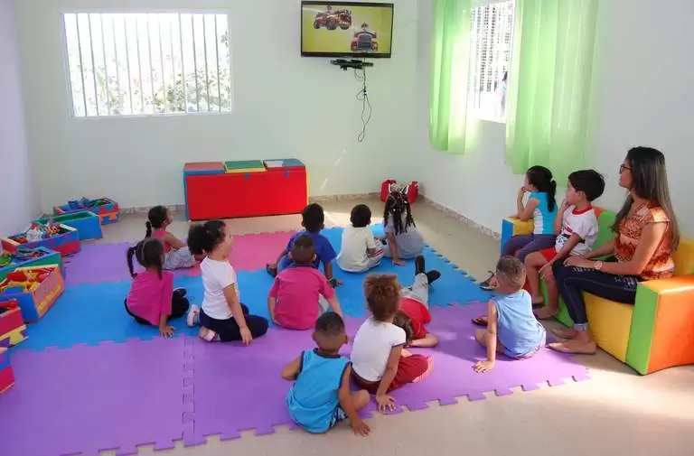 CRECHE